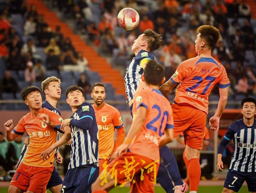 关于武汉三镇在中超中打出碾压，被誉为观众齐声高喊的信息