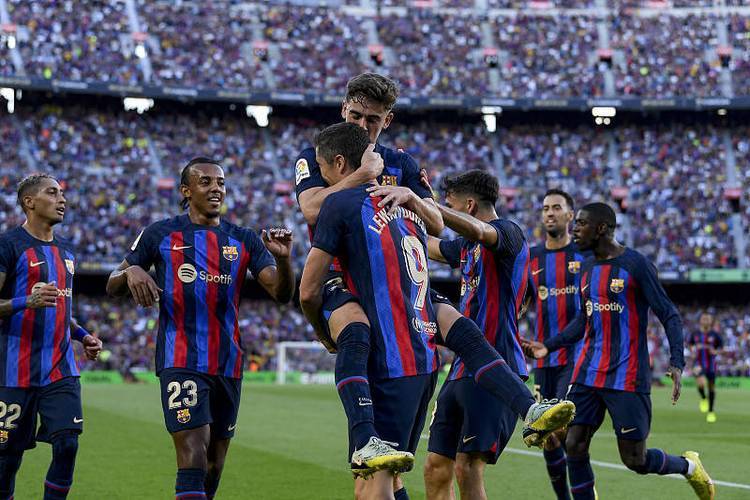 球员表现抢眼，协助球队逆转局势获胜