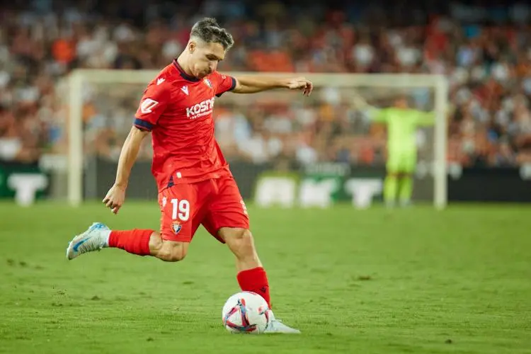 包含萨拉戈萨球员漂亮控球过人破门的词条