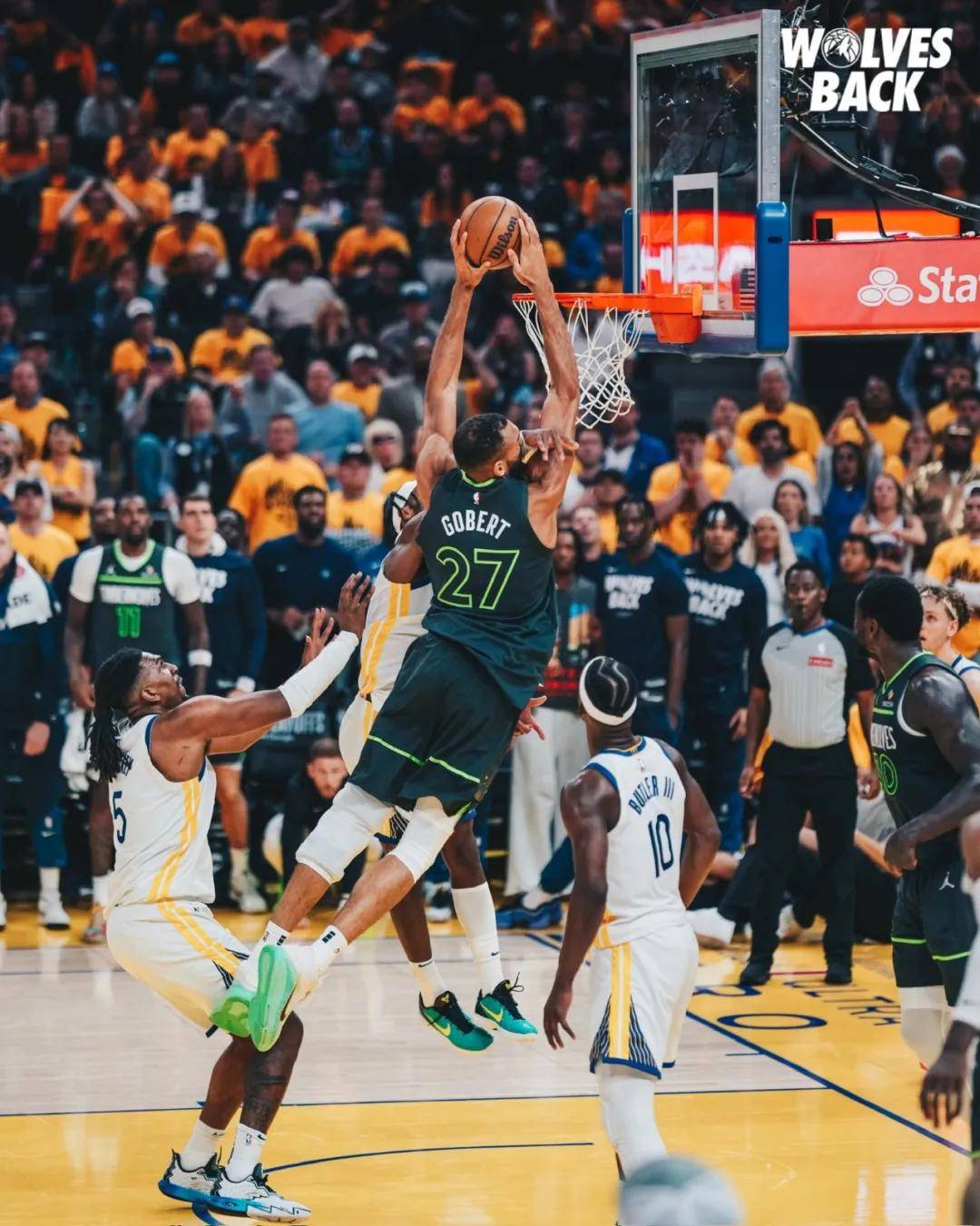 勇士后卫砍下生涯新高，贡献不可或缺的简单介绍