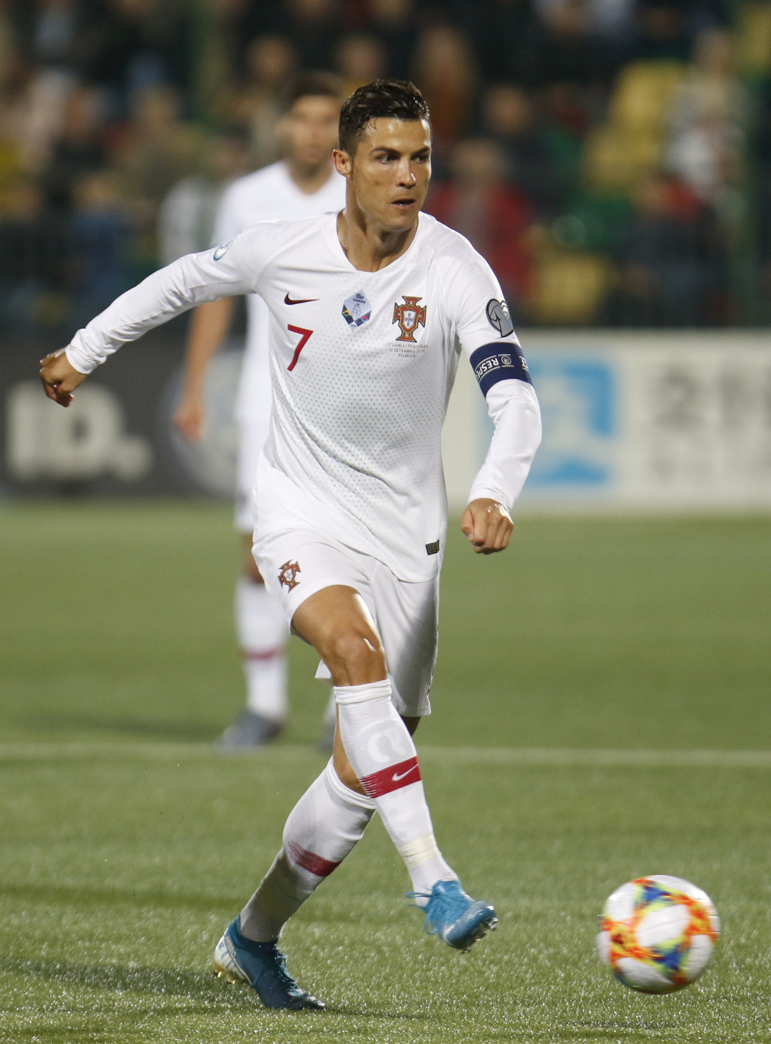 葡萄牙客场战胜立陶宛队，锁定小组头名位置的简单介绍