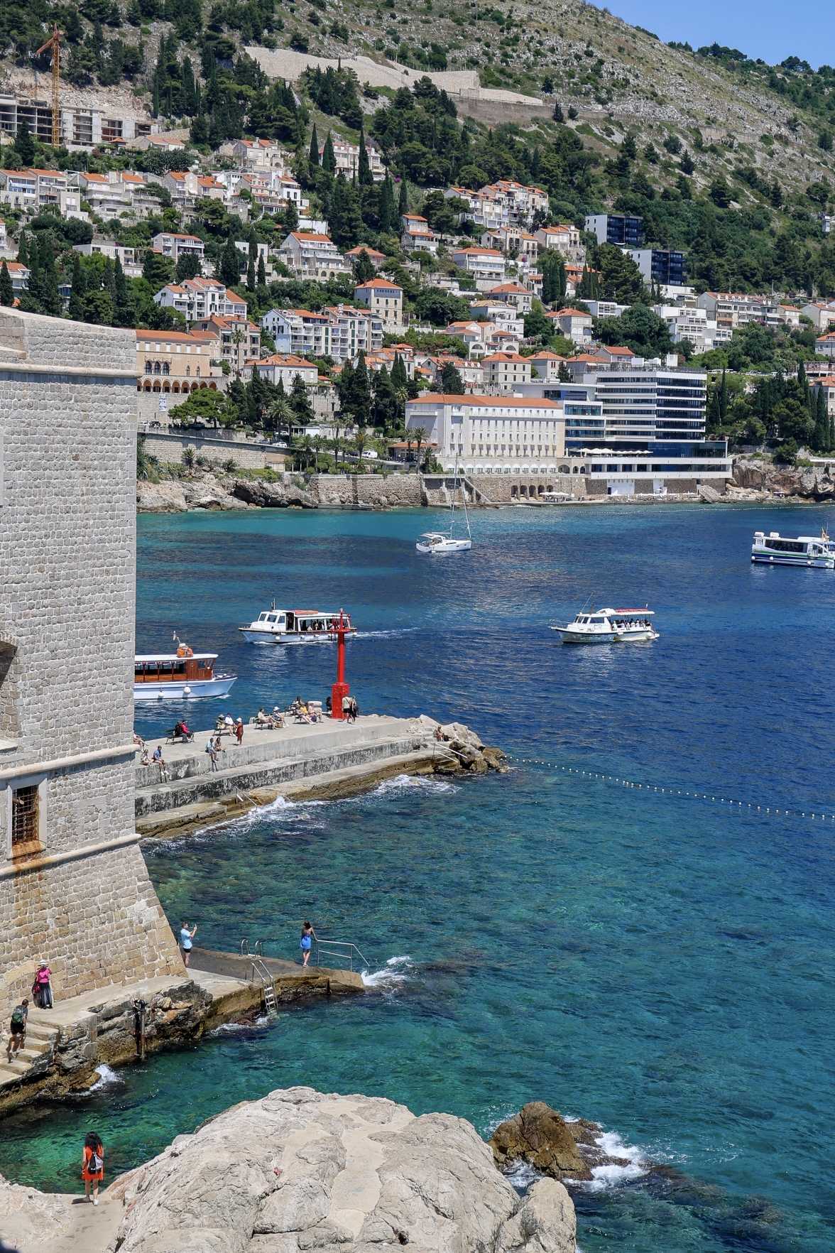 包含斯洛文尼亚力克克罗地亚，晋级下一阶段的词条