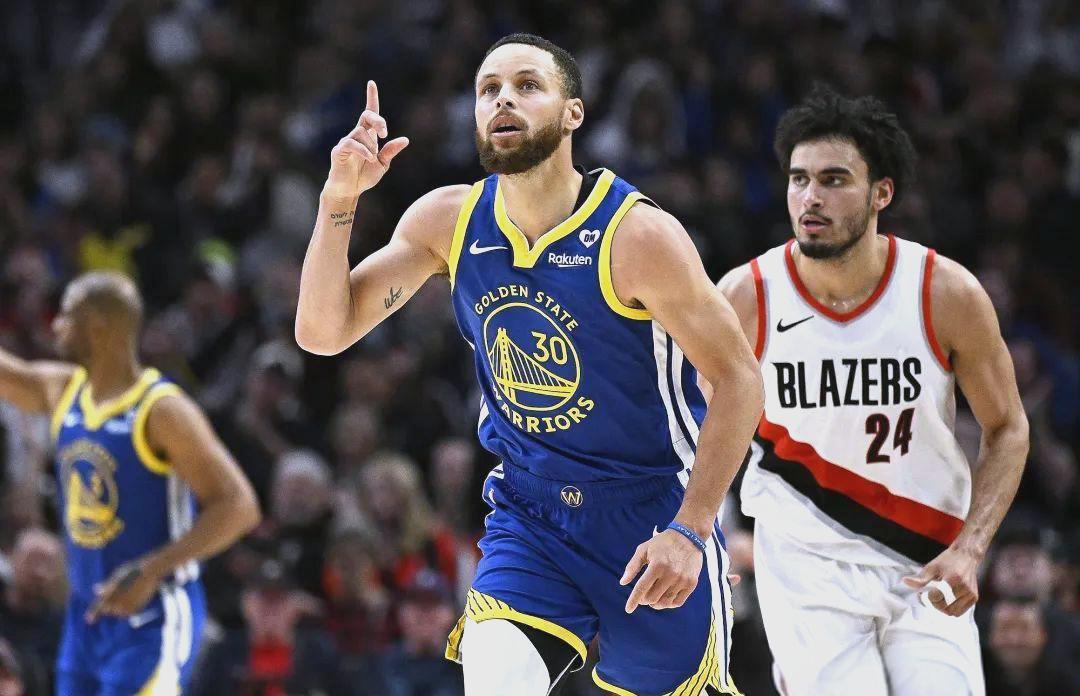 关于勇士主帅透露，球队正在进行重大阵容调整的信息