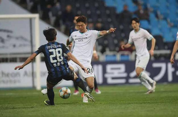 1xBit体育登录入口-比赛中场战术调整,影响战局走向